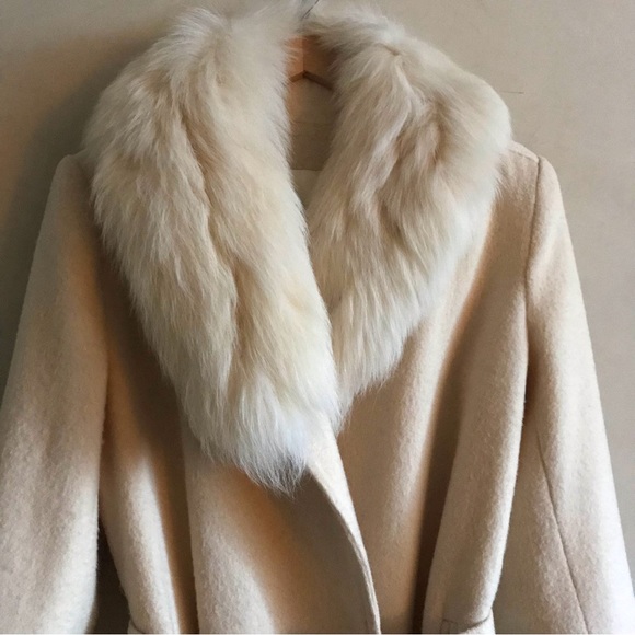 Vintage Ivory Wool Coat with Polar Fox Collar - Picture 2 of 7